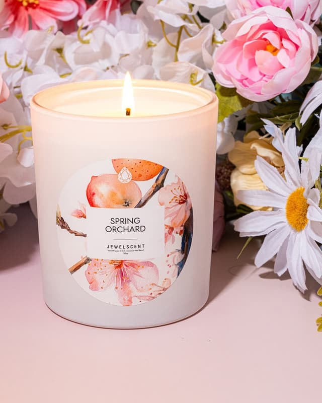 Spring Orchard 10 oz Signature jewelry candle