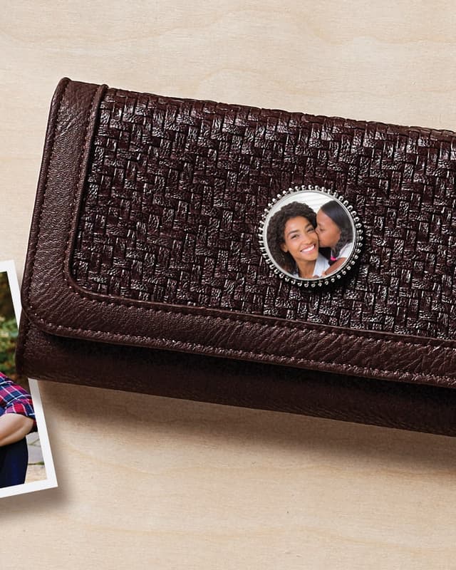 Woven wallet with a custom photo Snap