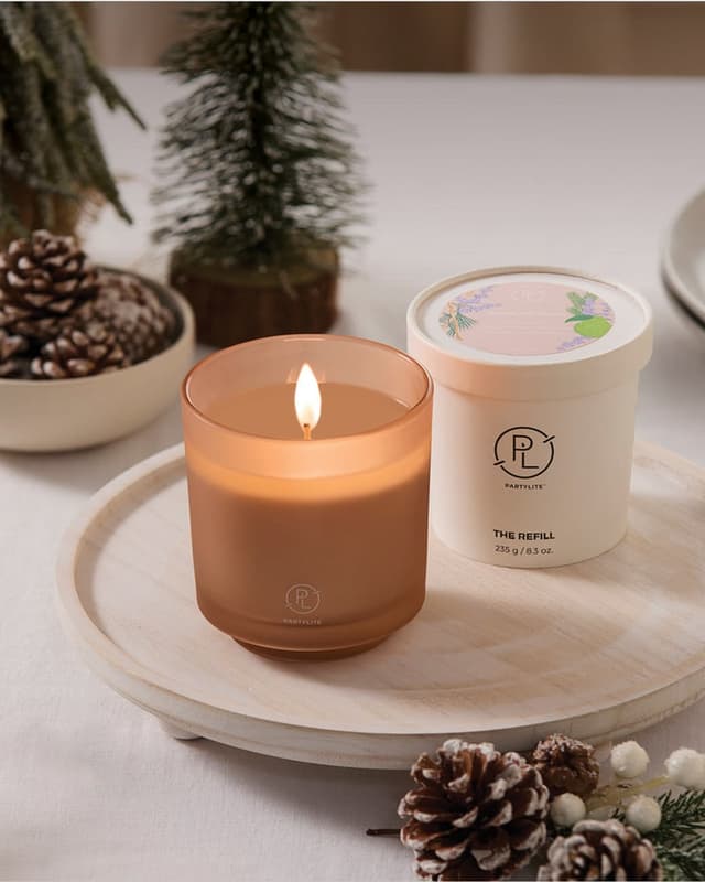Refillable jar candle with refill