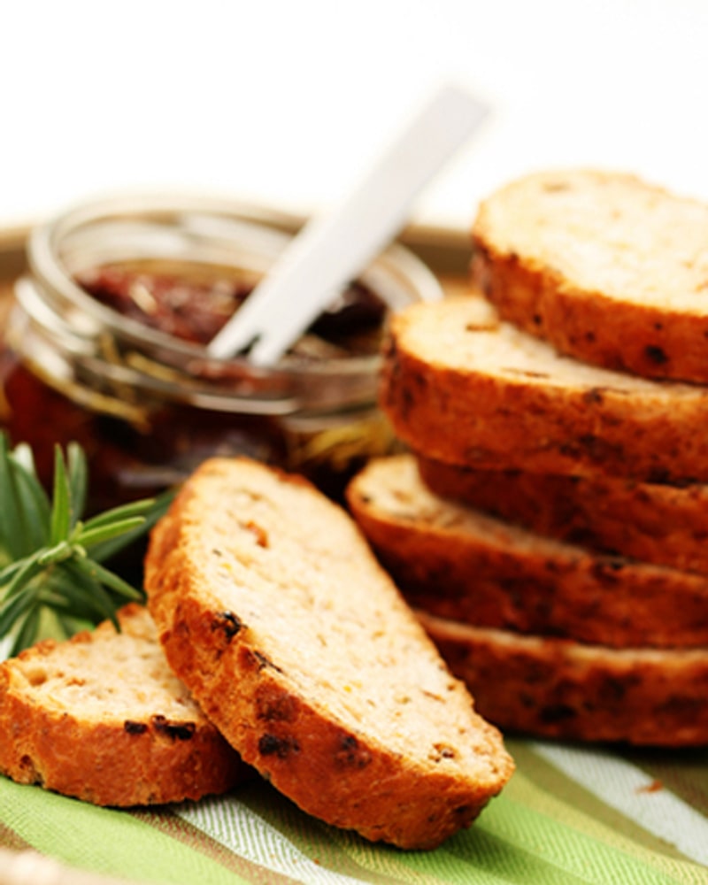 Sun-dried tomato Parmesan soda bread