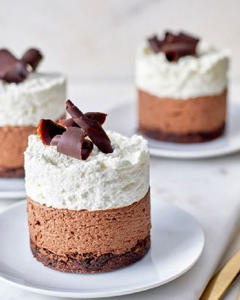 Layered chocolate mousse desserts