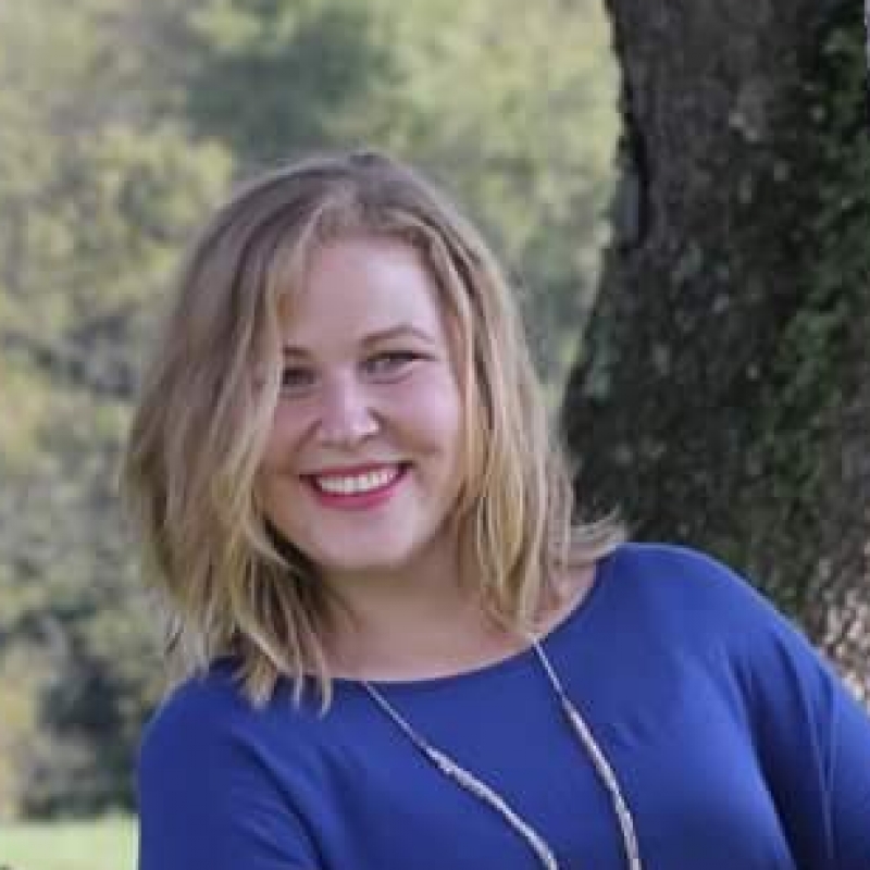 Nicole Phillips , Lemongrass Spa Consultant