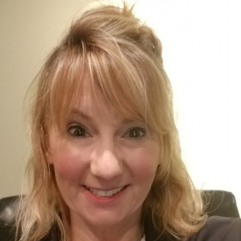 Danielle Hillis, Pampered Chef Consultant