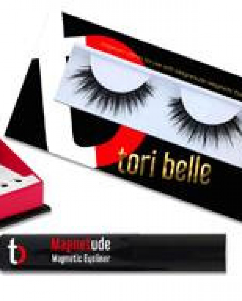 Magnetic lashes with Magnetude eyeliner