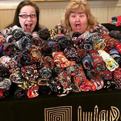 Lularoe: Happy Holidays Shopping!!!